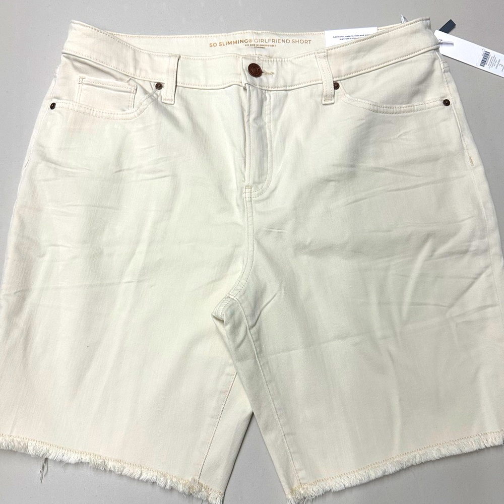 NWT Chico's So Slimming Girlfriend Shorts